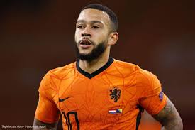 Quelle est la cote et la composition probable des deux. Pays Bas De Boer Donne Une Premiere Liste De 34 Joueurs Pour L Euro