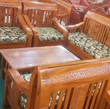 Berikut adalah contoh gambar 24 model kursi kayu minimalis modern unik terbaru dan juga kursi kayu sederhana untuk ruang tamu minimalis sebagai inspirasi anda. Set Kerusi Ruang Tamu Desainrumahid Com