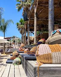 Iscent of a beach club in ibiza, come here dayside for a dip and a sip, stay on for a tantalising meal and be prepared to party till the wee hours. To Coyoacan Phgainei Paralia