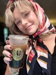 Yep, I waited way too long for a vintage cut 🥺😍 It's crazy how matching  my hair and my style to my old soul has been such a freeing experience!  Here's to