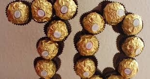 De ferrero groep heeft de geconsolideerde jaarrekening, met een omzet van 12,3 miljard euro. Selfmadeby Sabine Ferrero Rocher Geburtstagsuberraschung