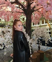 LINDSEY FARRELL (@lindsey.farrell) • Instagram photos and videos