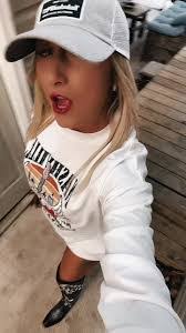 Kayla Dallas's Instagram, Twitter & Facebook