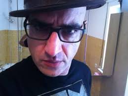 Alex Wesselsky von EISBRECHER OFFICIAL unterstützt das Team ROCK ANTENNE  bei der #Movember Aktion! Gemeinsam rocken wir für die Gesundheit der  Männer! \m/ Schließt euch uns an unter  http://www.rockantenne.de/3985-rock-antenne-macht-mit-beim-movember ...