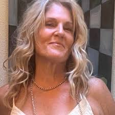 Who can recommend a bookkeeper for a small business in Santa Fe?