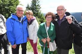 Kretschmann reduziert seine termine im landtagswahlkampf. Bundesprasident Frank Walter Steinmeier L Mit Ehefrau Elke Budenbender 2 V L Und Ministerprasident Winfried Kretschmann Und Dessen Ehefrau Gerlinde Schwarzwalder Bote