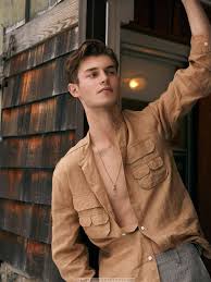Kit Butler Para Issue Man Magazine Por Greg Swales Chicos Lindos Tumblr Chicos Surfistas Guapos Chicos Bonitos
