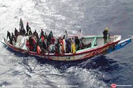 C Est Ce Que L On Appelle Scandale Immigration Clandestine Une Pirogue Transportant Des Candidats A L Immigratio Pirogue Immigration Clandestine Millenaire