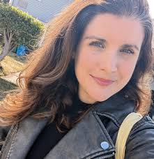 Ok,this might be a tough one.Does anyone remember an "Unsolved Mysteries"  spoof that was on,I believe, "In living color" where they used a storyline  based