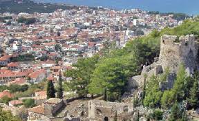 Κάθε απόγευμα πολλά παιδιά φωνάζουν και γελάνε, με μπαμπάδες και μαμάδες. Den 8a Pragmatopoih8ei Fetos To Pazari Antikwn Sthn Kyparissia