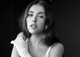 Mind Reading: 'Under 30' Alum Madison Beer Details Her Experience With  Online Hate, Suicidal Thoughts In New Book