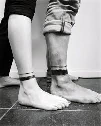 Attractive Black And White Calf Tattoos For Men Top 100 Der Am Besten Passenden Paartattoos Connected Design Ideas Tattoos Top 100 In 2020 Matching Couple Tattoos Best Couple Tattoos Leg Band Tattoos