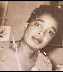 Can someone restore this great great grandmother?