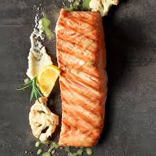 Gegrilde Zalm Met Boter Citroensaus En Zalf Van Bloemkool Gegrilde Zalm Citroensaus Zalm