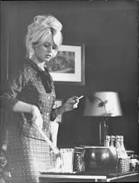 Brigitte Bardot At Home In Her Paris Apartment 1962 Hollywood Klassiek Hollywood Sterren