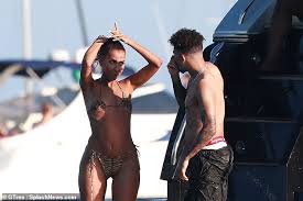 Bom tấn jadon sancho bất ngờ mặc áo số 25 ở mu. Jadon Sancho Looks Cosy With A Mystery Stunner During Ibiza Yacht Trip Daily Mail Online