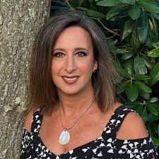 Jeannie Andrews's Instagram, Twitter & Facebook