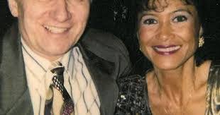 Carolyn Hott's Instagram, Twitter & Facebook