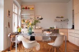 Kuche Aus Hellem Holz In Berlin Skandinavische Kuche Von Berlin Interior Design Kuche Einbauen Wohnen Wohn Mobel