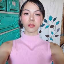 🤔Wondering what this “Dot Method of applying your makeup is? ￼ Let's find  out. Shades used: Main- Hazel Brightening- Aura Lips&Cheeks- Pink Lemonade  Illuminator- Sunshine State lip/cheek 👀Eyeshadows used: Lullaby, Soul  Matte(shimmer)