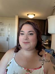 Emily Kiesling (Emily.mae.mua)