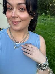 Shop with Claire at 3pm today here: https://bit.ly/42IF6fo