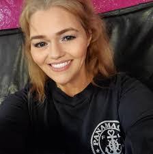 Rena Harris's Instagram, Twitter & Facebook