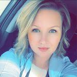 Amanda Deemer's Instagram, Twitter & Facebook