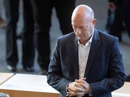 Oktober 1977 in demmin, geborene hennig) ist eine deutsche politikerin (die linke). Portrat Liberaler Unternehmer Ubernimmt Thuringer Staatskanzlei News Esslinger Zeitung