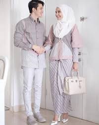 Beli baju batik kondangan online berkualitas dengan harga murah terbaru 2021 di tokopedia! 40 Trend Terbaru Baju Kondangan Couple Kekinian Trend Couple
