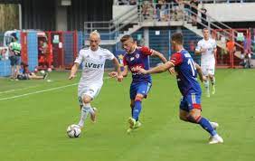Currently, piast gliwice rank 4th, while śląsk wrocław hold 6th position. F2x3xd Xznh4tm