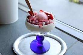 Erdbeeren Joghurt Eisbecher Rezept Joghurt Eis Dessert Ideen Eisbecher