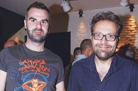 Όλοι αυτοί οι άνθρωποι που χάθηκαν, μου λείπουν. Aygoystos Kortw H Tryferh Fwtografia Gia Thn Epeteio Twn 17 Xronwn Me Ton Syzygo Toy Znews