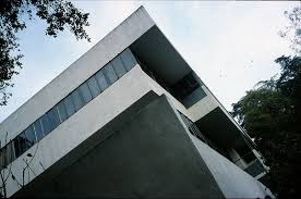 18.10.2021 · designed by richard neutra, considered one of the most influential modernist architects of the 20th century, the kaufmann desert house was originally commissioned and owned by pittsburgh department store owner edgar j kaufmann, sr. Richard Neutra Lovell Health House Mapio Net