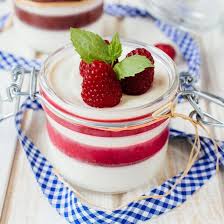 Mousse Bicolore Amande Fruits Rouges Au Thermomix C Recette Recette Coulis De Fruits Recette Dessert