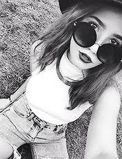 My Heart Is Gold And My Hands Are Cold My Heart Is Gold And My Hands Are Cold Fashion Grunge Fashion Halsey