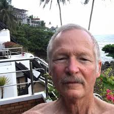 Mecahnics prepare the Northrop XB-35 for its first flight at Northrop's  Hawthorne, California, plant.  https://planehistoria.com/northrop-yb-35-xb-35/