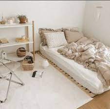 For the ultimate in retro style, incorporate monochrome. Suzie Kang Suziek96 Profile Pinterest