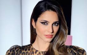 Ήταν μαζί δύο χρόνια ώσπου αποφάσισαν πριν δύο μήνες να τραβήξουν. Hliana Papagewrgioy Fwtografies Apo Ton Kryfo Gamo Ths Lifestyle Thepressroom Gr