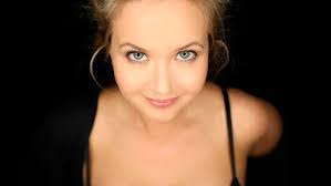 Regina Crews's Instagram, Twitter & Facebook