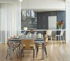 Esszimmer Und Kuche Mit Einem Vorhang Abtrennen Offene Kuche Moderne Kuche Kuche Mit Theke