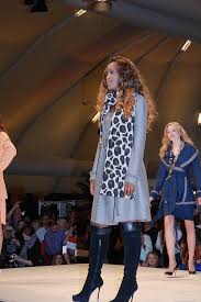 Eddy Njeri Nyaga Dritte beim Modelwettbewerb