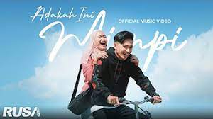 Download daftar kumpulan hq audio mp3 dan hd video mp4 dari terbaik top lagu melayu hits terbaru arief aprilianfany zee album slow rock lagu terbaru. Carta 100 Lagu Melayu Terbaru Popular Malaysia 2021