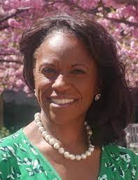 Lavette Hinton's Instagram, Twitter & Facebook