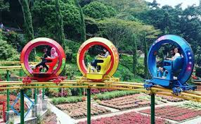Wisata pemandian terbaru di malang yaitu lembah tumpang resort, ada kolam renang yang ditengahnya terdapat candi lho, banyak juga spot salah satu wisata pemandian baru di malang yaitu lembah tumpang resort. New Normal Spot Foto Harga Tiket Masuk Selecta Terbaru 2020 Cek Tiket