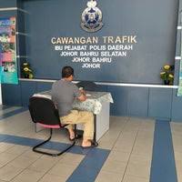Daerah johor bahru merupakan satu daripada sepuluh buah daerah yang membentuk negeri johor, malaysia dengan ibu daerah johor bahru serta merupakan satu daerah yang termaju di negeri johor, malaysia. Ibu Pejabat Polis Daerah Johor Bahru Selatan Cawangan Trafik 2 Tips