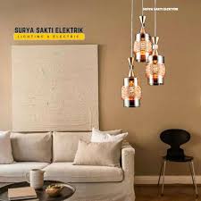 Berjalan menuju ke ruang makan yang dihiasi dengan perabot cantik, langsir yang mewah, dan lampu yang menarik pasti membuatkan anda rasa teruja. Jual Lampu Gantung Hias Minimalis 3 In 1 Untuk Ruang Tamu Warna Emas Terbaru Juli 2021 Blibli