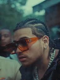 Jesús Ortiz Paz Outfits In TACATA (Remix)