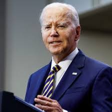 Elaine Linardi's Instagram, Twitter & Facebook