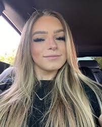 Hannah Calkins's Instagram, Twitter & Facebook